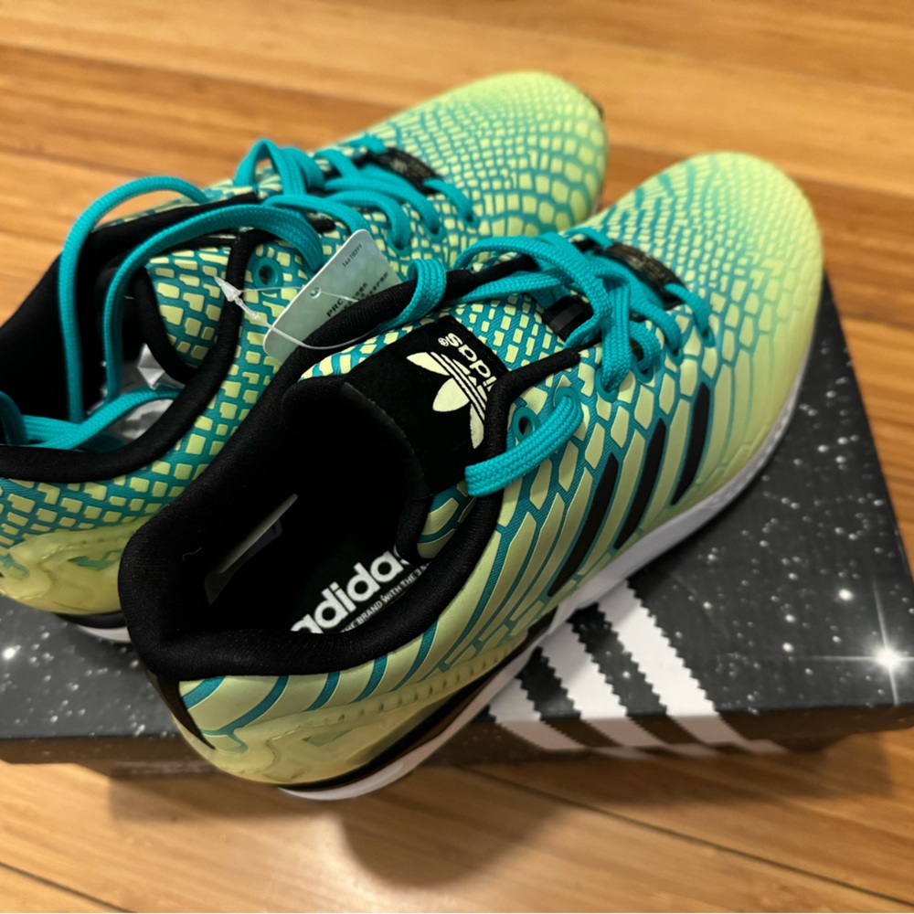 Adidas ZX Flux Originals Brand new with Tag in men’s size Us7.5 sneakers